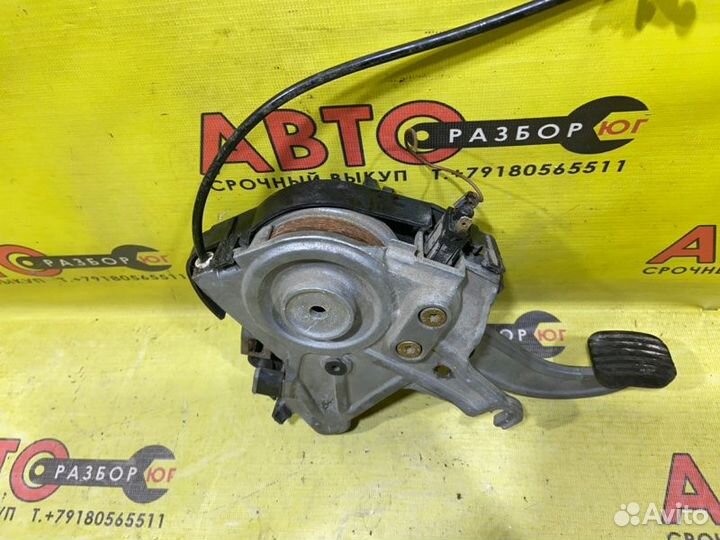 Рычаг стояночного тормоза Mercedes-Benz E-Class