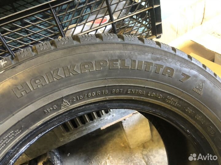 Nokian Tyres Hakkapeliitta 7 215/60 R16