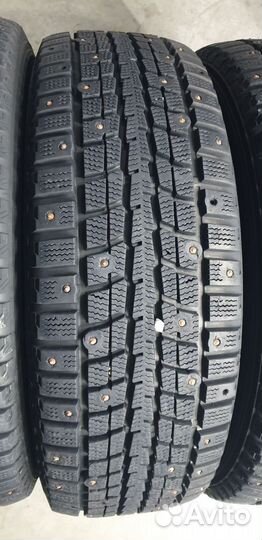 Dunlop SP Winter Ice 01 205/60 R16 92T