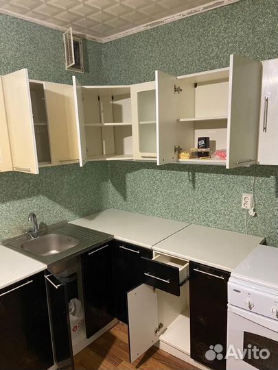 Кухонный гарнитур и газовая плита бу