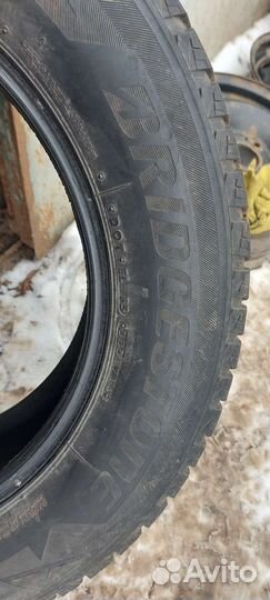 Bridgestone Blizzak DM-V2 225/65 R17