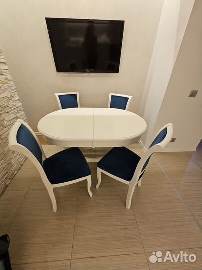 Стол и 5 стульев