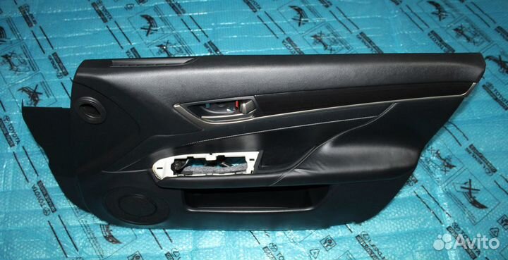 Обшивка Lexus Gs черная с черными вставками 13-15