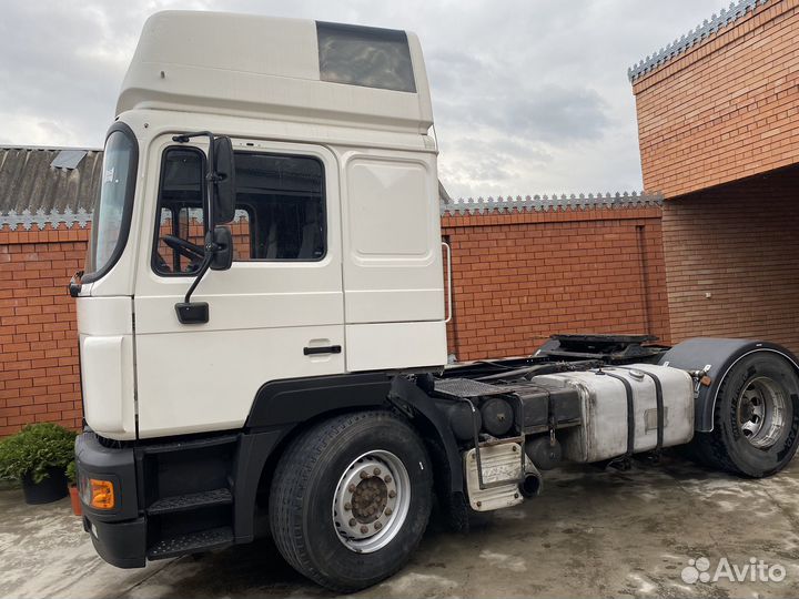 MAN 19.403 с полуприцепом, 1998