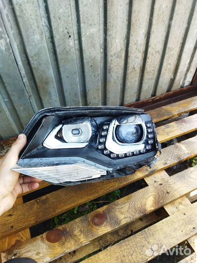 Фара левая Volkswagen Touareg 15-18 донор