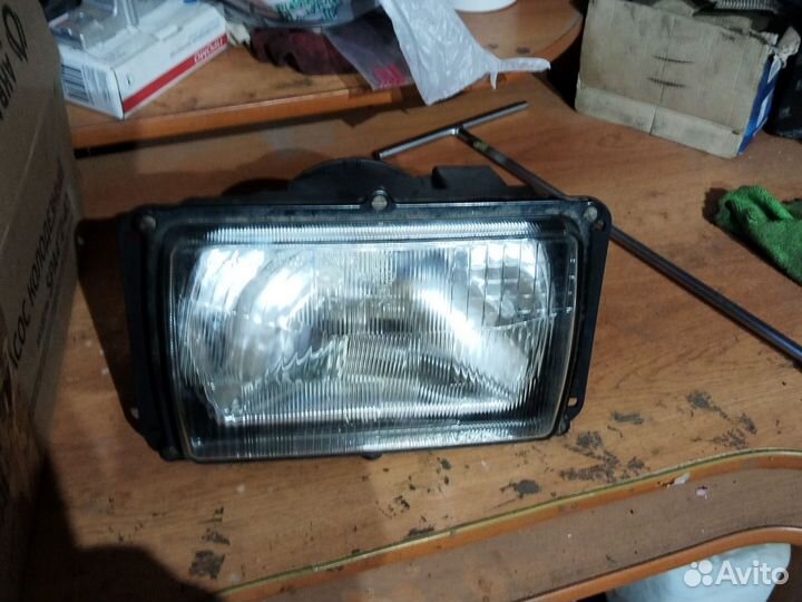 Фара Волга 3102
