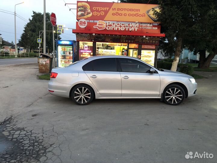 Volkswagen Jetta 1.6 AT, 2012, 180 000 км