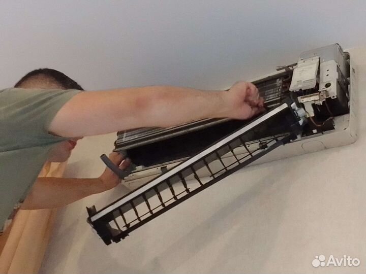 Ремонт кондиционера, поиск утечки, альпинист