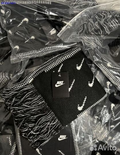 Шарф Nike Swoosh