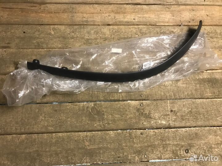 Юбка перед. бампера правый Toyota Auris 06-2010г