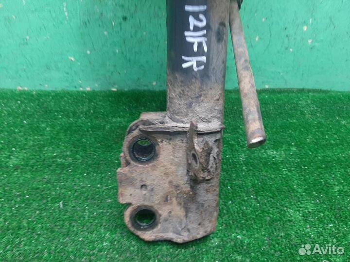 Стойка амортизатора передняя правая Lexus RX300