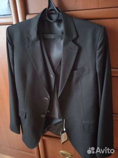 Школьный пиджак и жилет для мальчика 146- 152