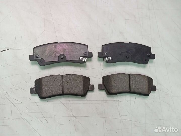 Тормозные колодки задние Ford Mustang IV