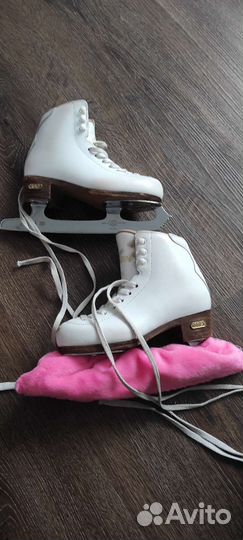 Коньки фигурные Axel 33 размер