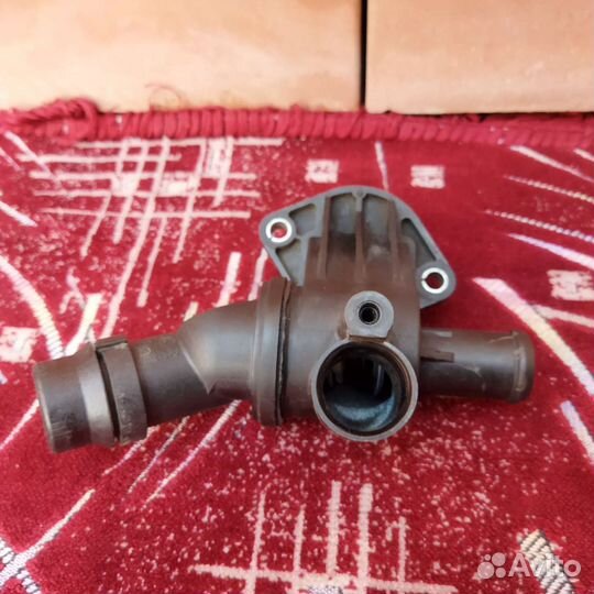 Термостат VW passat B6 (2.0 FSI) двигатель BVY