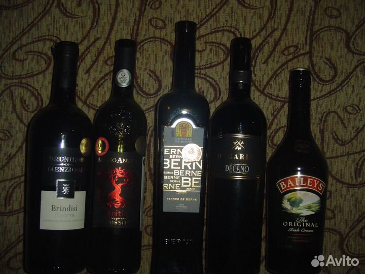 Пустые бутылки из под продвинутых напитков