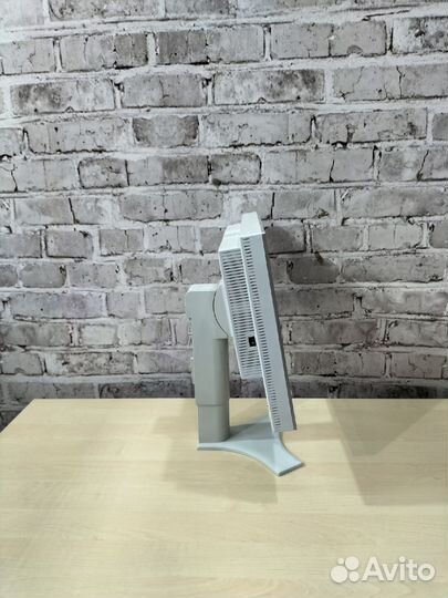 Монитор поворотный 21