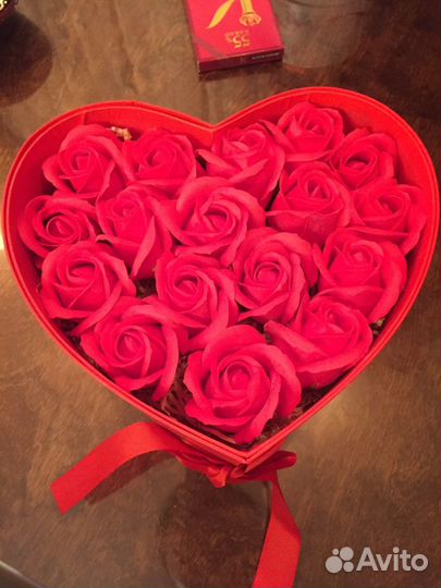 Красивый подарок девушке. Коробка подарочная
