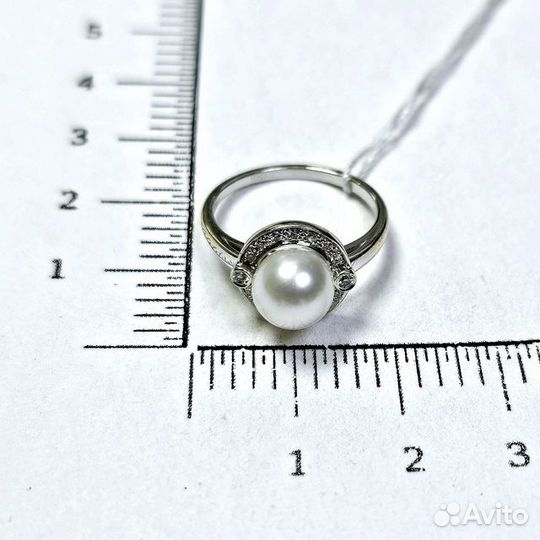 Золотое кольцо с камнем 17р