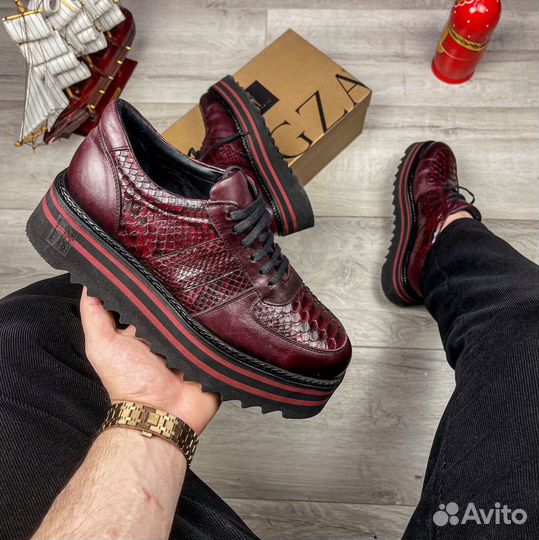 Ботинки из натуральной кожи питона