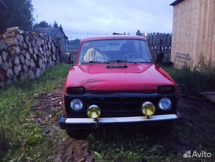 LADA 4x4 (Нива) 1.6 МТ, 1993, битый, 92 000 км