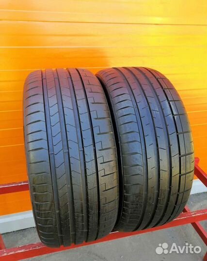 Pirelli P Zero PZ4 235/40 R19 92Y