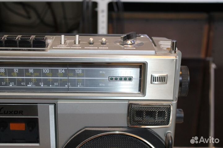 Магнитола Luxor 110 9108