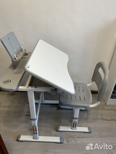 Растущая парта + стул + подставка для книг