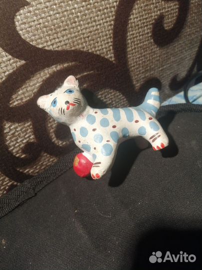 Винтажный Котик с Мячом