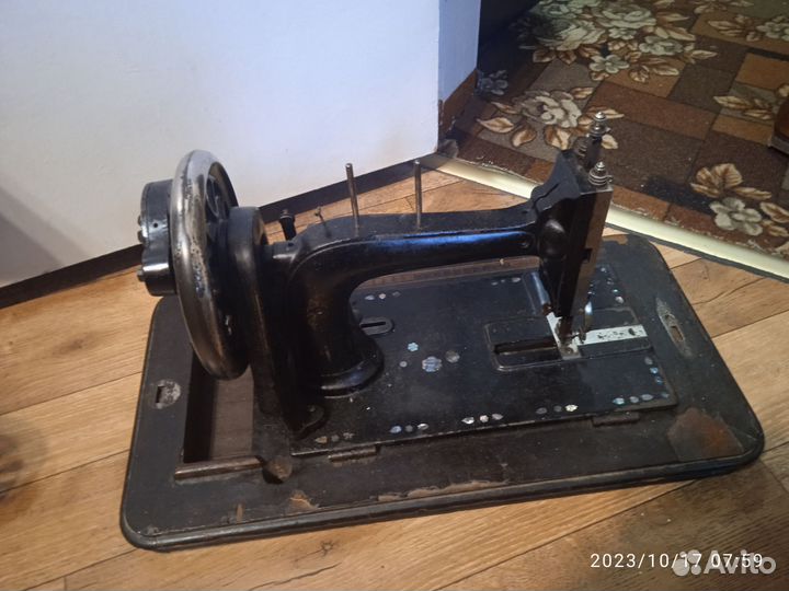 Швейная машина Singer
