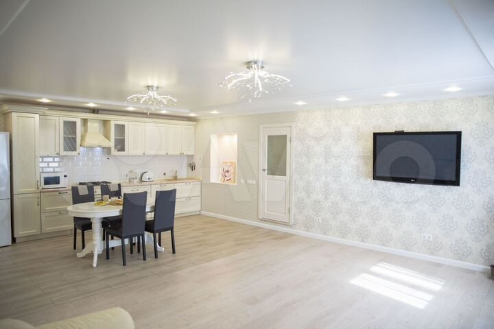 2-к. квартира, 100 м², 10/10 эт.