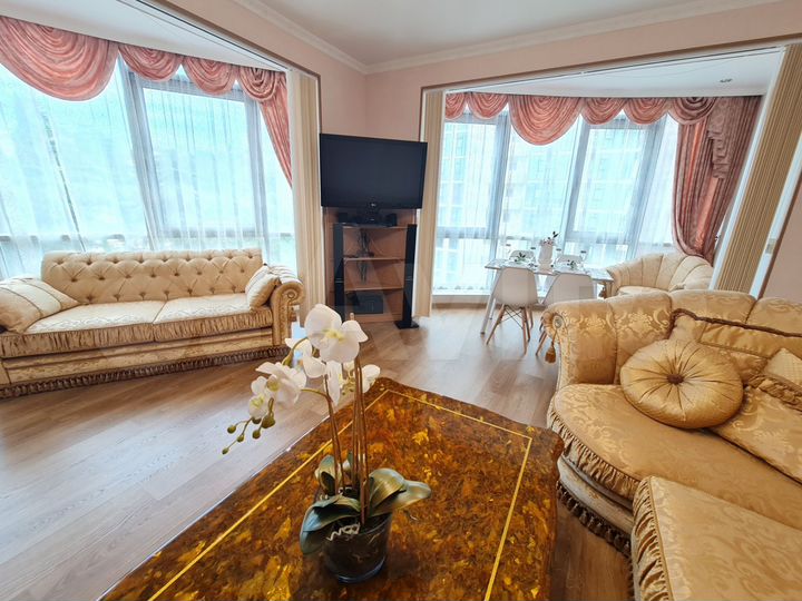 2-к. квартира, 75 м², 8/18 эт.