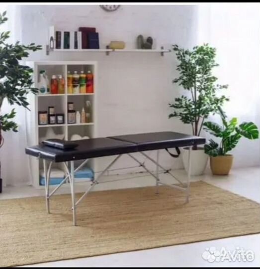 Косметологическая кушетка. И отдам материалы