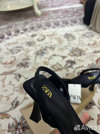 Босоножки zara