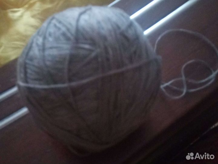 Нитки серые