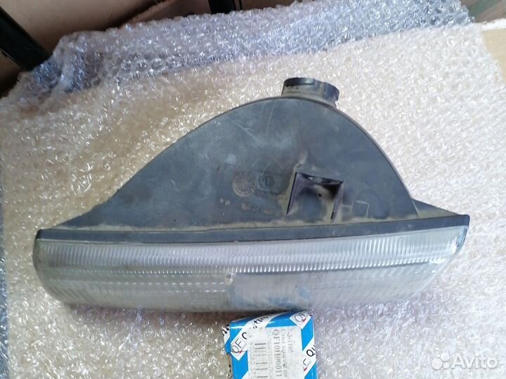 Фара левая Chrysler Voyager II 1990-1995