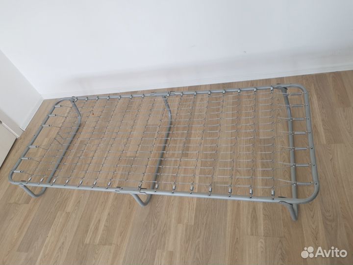 Раскладушка крепкая основание