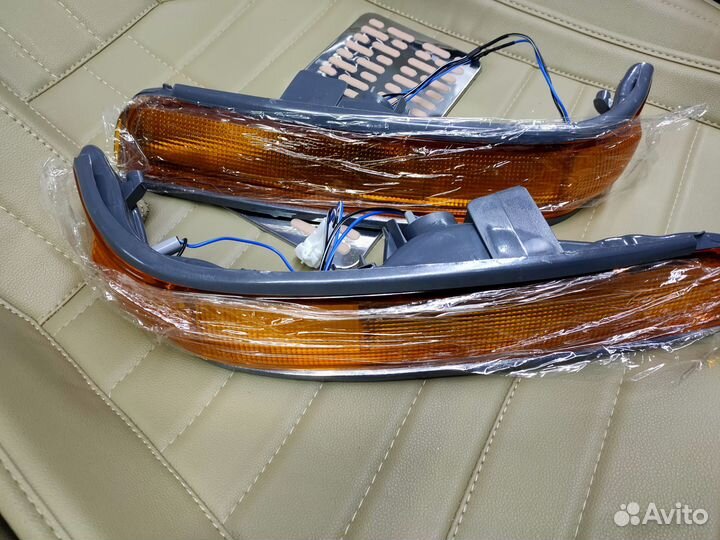 Повороник hiace168