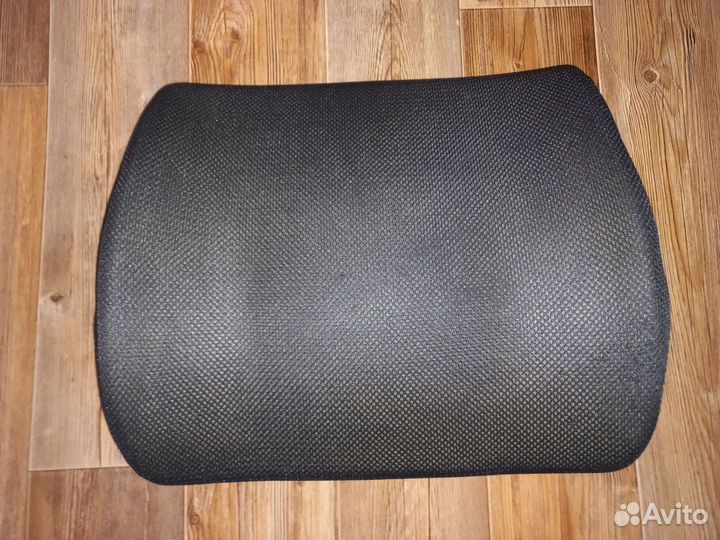 Поясничная подушка в машину