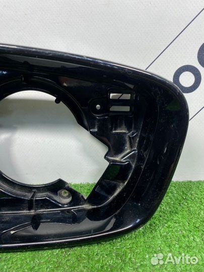Накладка крепления зеркала правая Bmw 5-Series G30