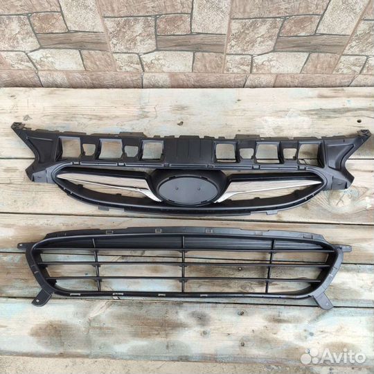 Решетка бампера Hyundai Solaris/Kia Rio