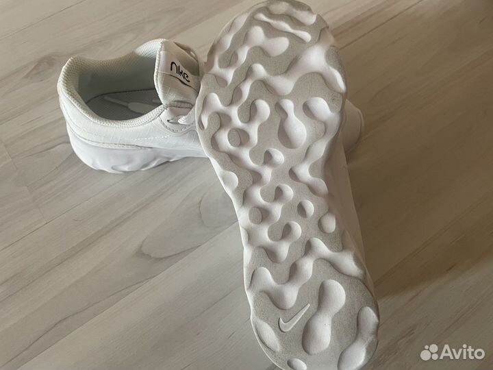 Кроссовки nike