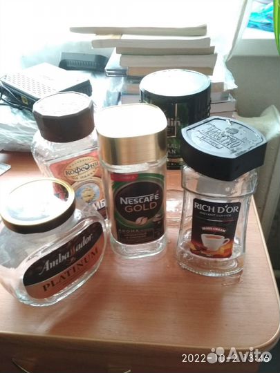 Бесплатно.Отдам даромстеклянбанки из под кофе