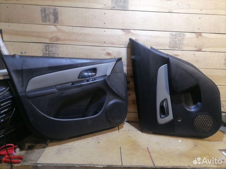 Дверные карты Chevrolet Cruze