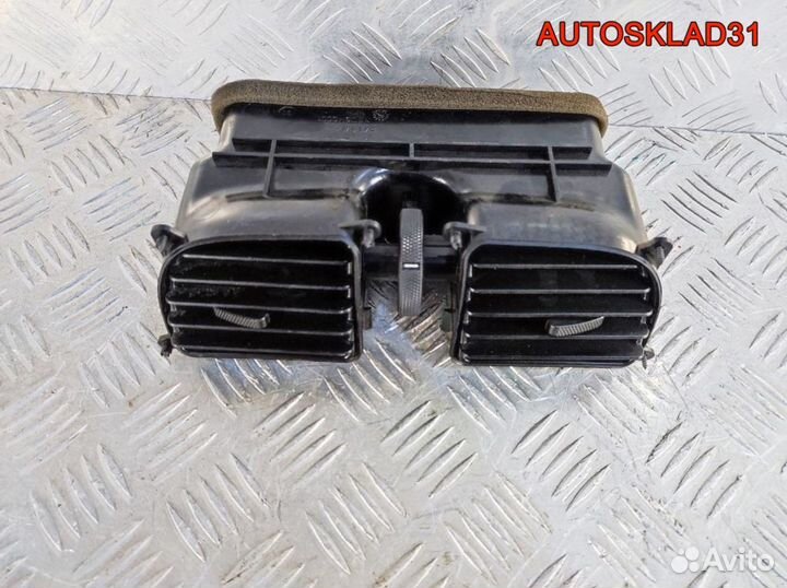 Дефлектор воздушный Mitsubishi Carisma DA 8030A117