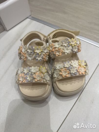 Сандали для девочки zara 24