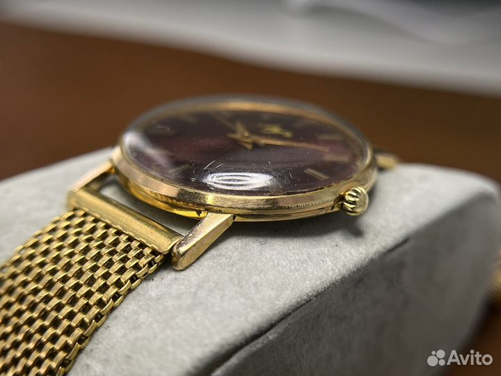 Яркие, классические часы - Луч Бордо 2209 Au10