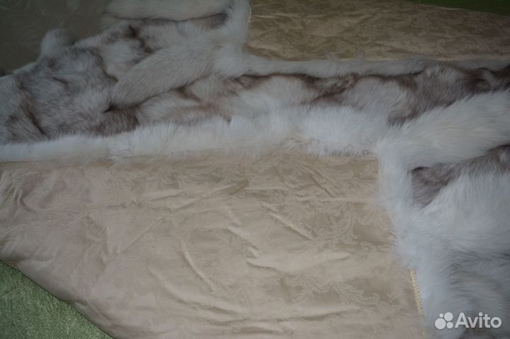 Меховое покрывало из песцовых шкур