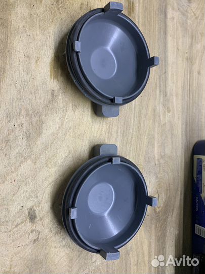 Крышки передних фар Авенсис 2