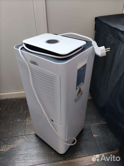 Осушитель воздуха Electrolux EDN-25L белый